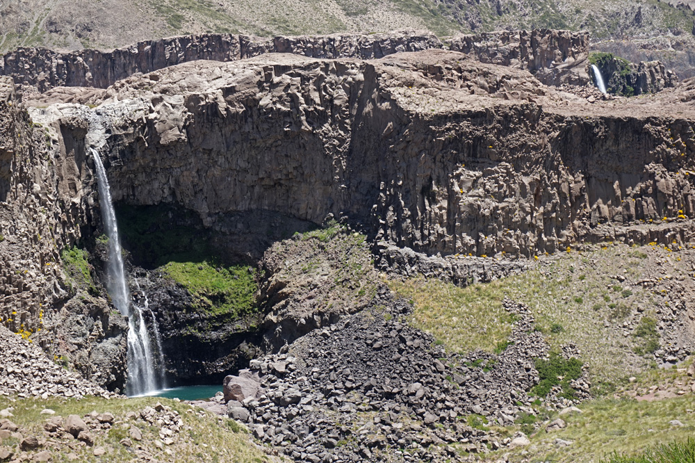 Baños del Campanario - Cascada Invertida y Otras Cascadas del Maule -  Andeshandbook