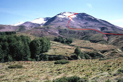 Vn. Puyehue desde refugio El Caulle Vn. Puyehue desde refugio El Caulle