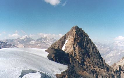 Filo desde el portezuelo a la cumbre