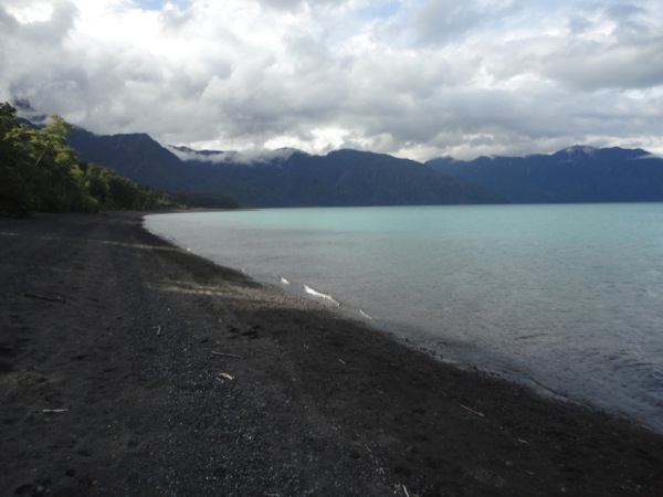 Playa lago Todos los Santos