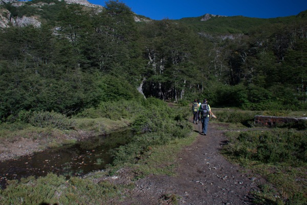 Inicio sendero a Laguna Huemul