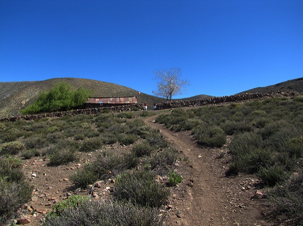 Casa de arrieros en el camino