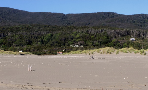 Pasarela playa Cucao