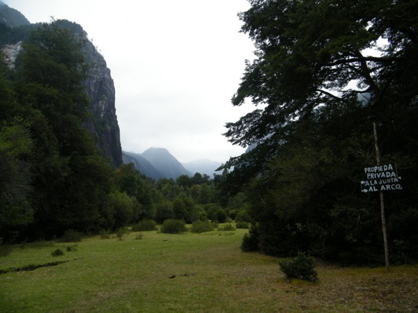  Letrero camino al Arco