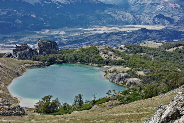 Primera laguna desde la bajada del cerro Tamanguito