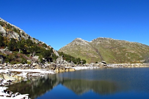 Cerro la Pepa desde laguna Aguas Blancas