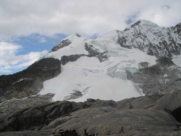 Rocas llegada a Laguna glaciar
