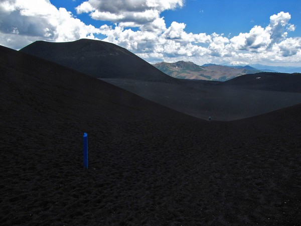 Descendiendo hacia la base del cono