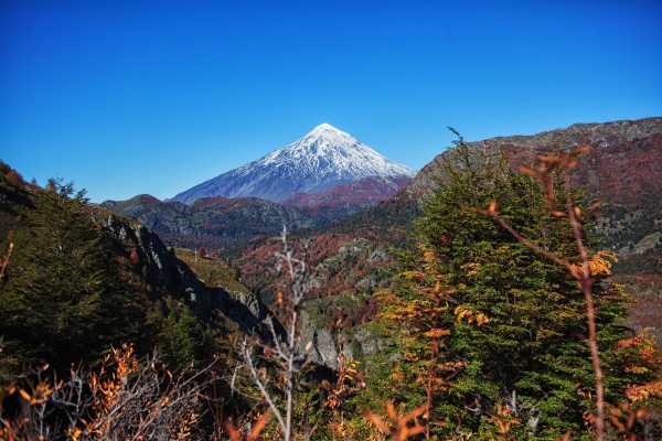 Volcán Lanín otoñal