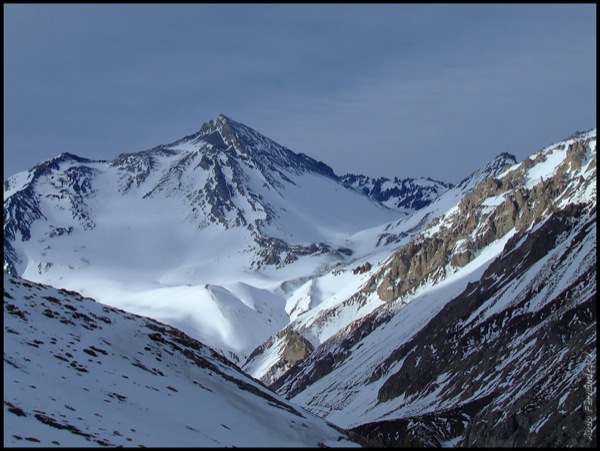 Puntiagudo nevado