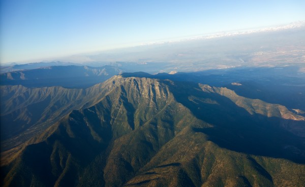 Cerro Bustamante desde el avión