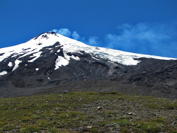Vista al Villarrica con el glaciar Voipir por delante