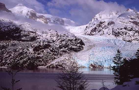 Cerro Hyades, Lago Leones