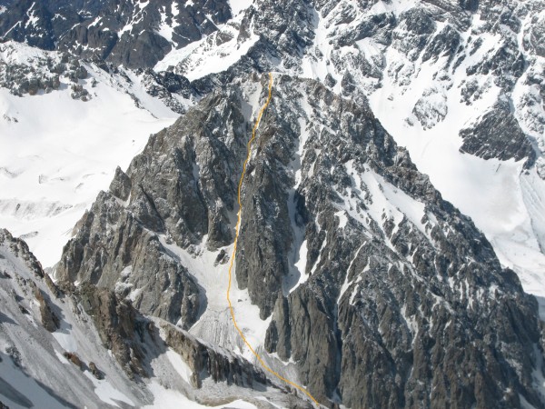 Ruta por la canaleta Noreste al Mono Verde