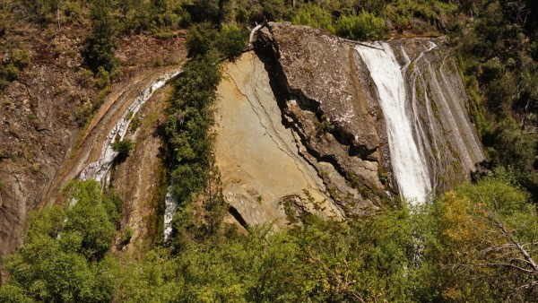 Cascada Escondida