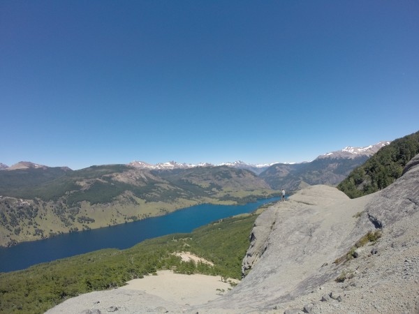 Vista desde la Roca 2 al lago Monreal
