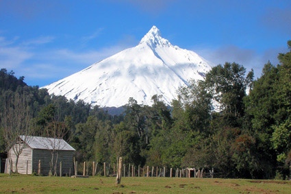 Volcán Puntiagudo desde el norte (Lago Rupanco)