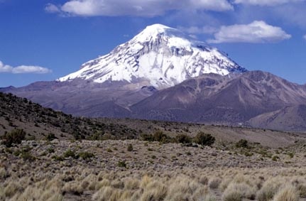 Volcán Sajama desde el oeste, rumbo al campo base