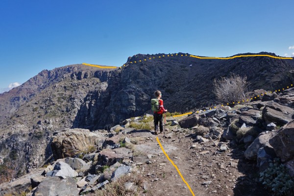 Vista a la antecumbre y a la cumbre