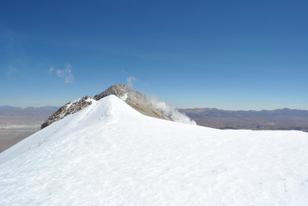 Cornisa camino a la cumbre