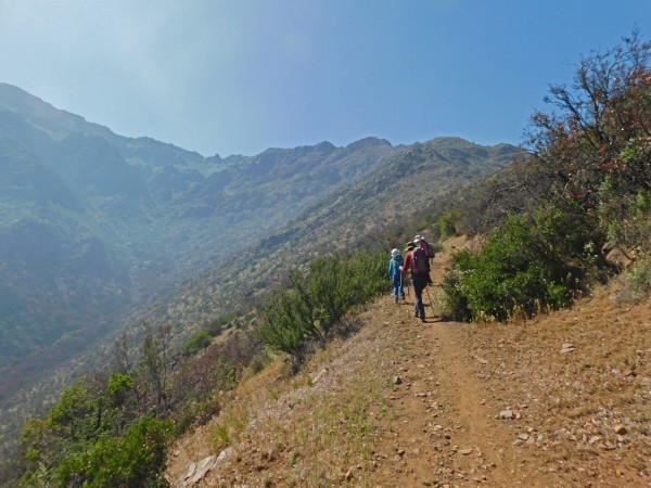 Sendero junto a la quebrada de Peñalolén