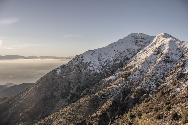 Cerro Blanco desde portezuelo con cerro Loma Blanca Cerro Blanco desde portezuelo con cerro Loma Blanca