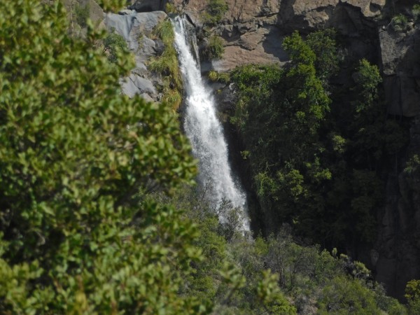 Vista de la cascada desde la ruta
