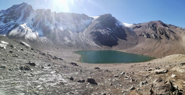 Laguna Arenales y cordón del Cepo Laguna Arenales y cordón del Cepo