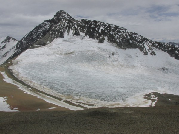Cerro Altar y glaciar Olivares Alfa
