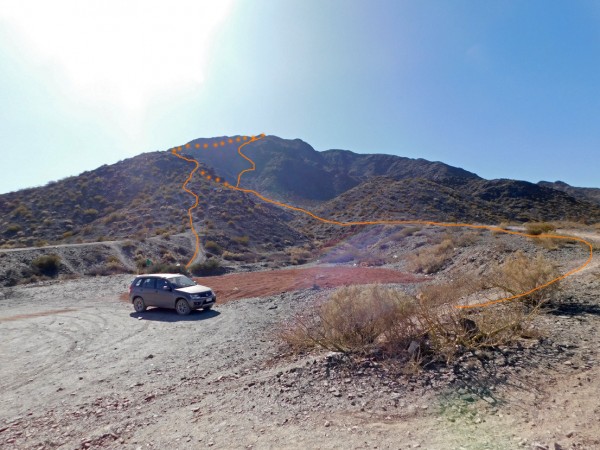 Estacionamiento y vista de la ruta