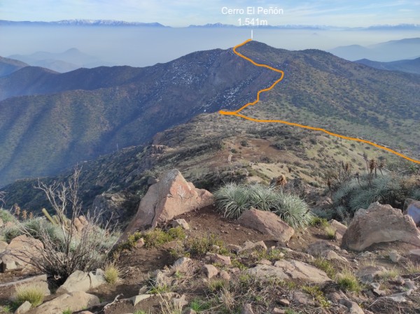 El Peñón visto desde el cerro Manquehue