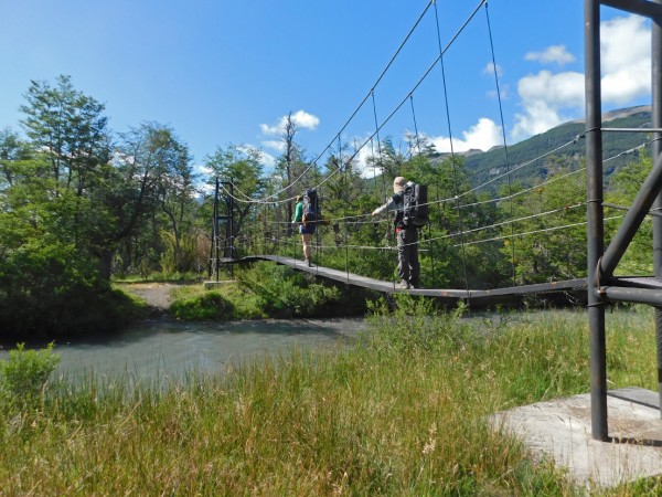 Puente sobre el río Alerce