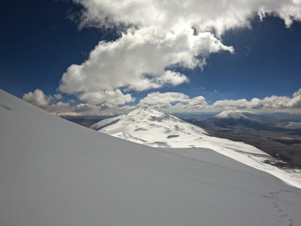 Vista hacia el Volcán El Ermitaño