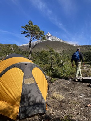 Campamento a los pies del Volcán