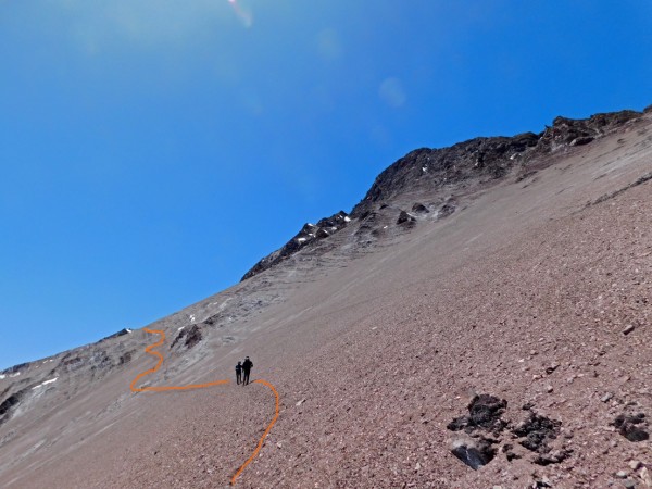 Inicio de la travesía bajo la Punta Chuncho