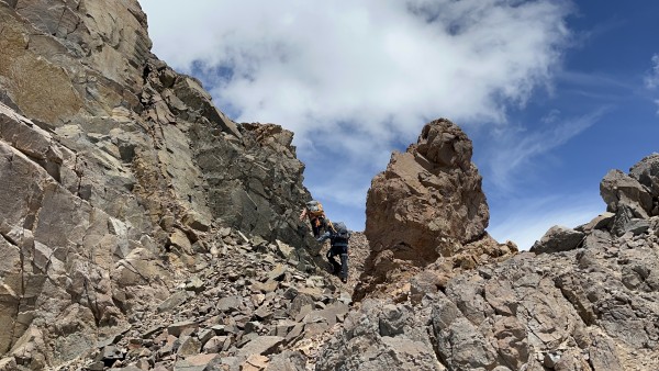 Pasada a la cara oeste del cerro
