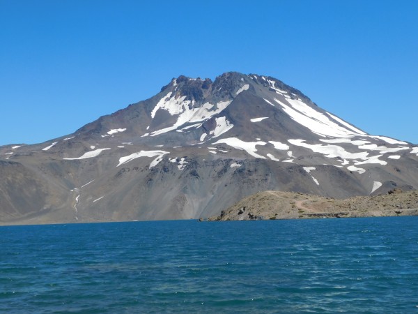 Laguna de Teno y volcán Planchón