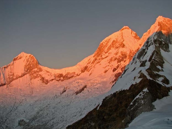 Los Huandoy al amanecer