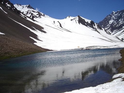 Campamento en la laguna