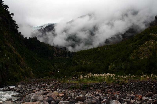 Encajonamiento del río y ascenso por la vegetación