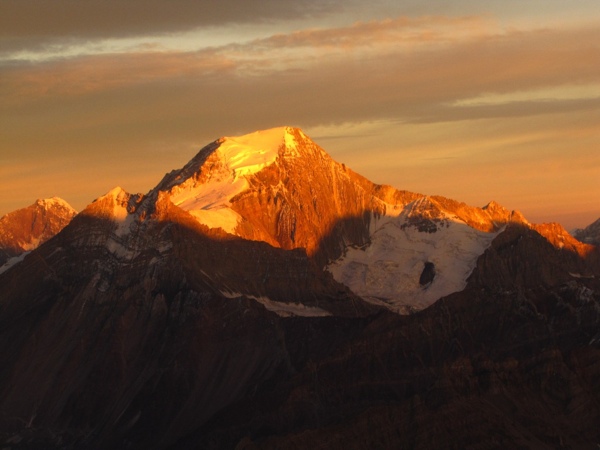 Vista al amanecer del Polleras