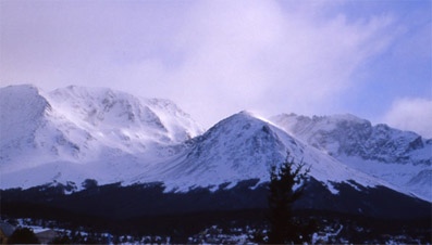 Cerro Del Medio desde Ushuaia Cerro Del Medio desde Ushuaia