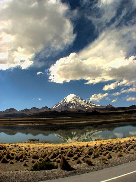 Sajama desde el camino Internacional.