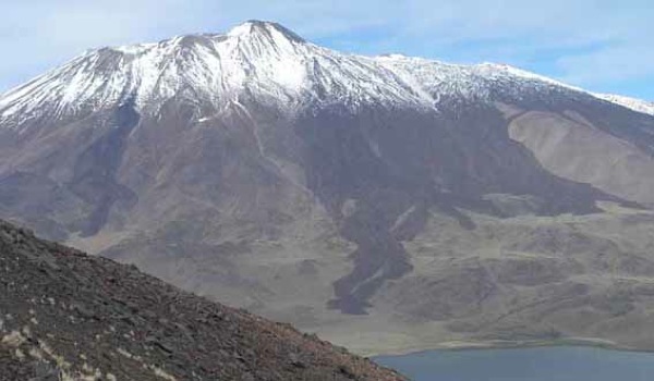 Volcán Tromen desde cerro Wayle