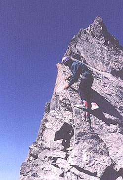 La escalada final.