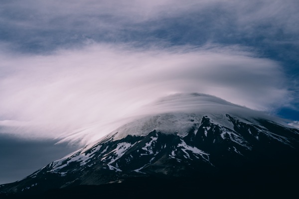 Parinacota y nube lenticular